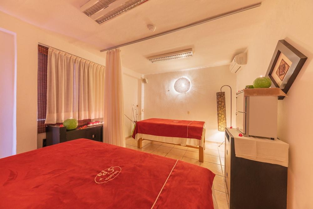 Grand Decameron Complex Bucerias, A Trademark 4* Bucerias