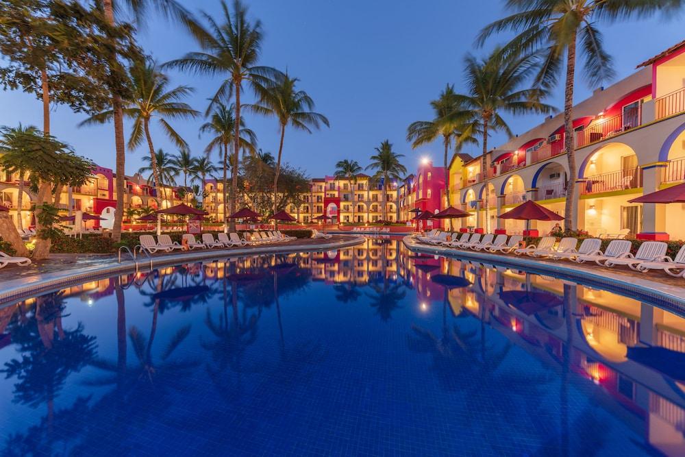 Resort Grand Decameron Complex Bucerias, A Trademark 4*