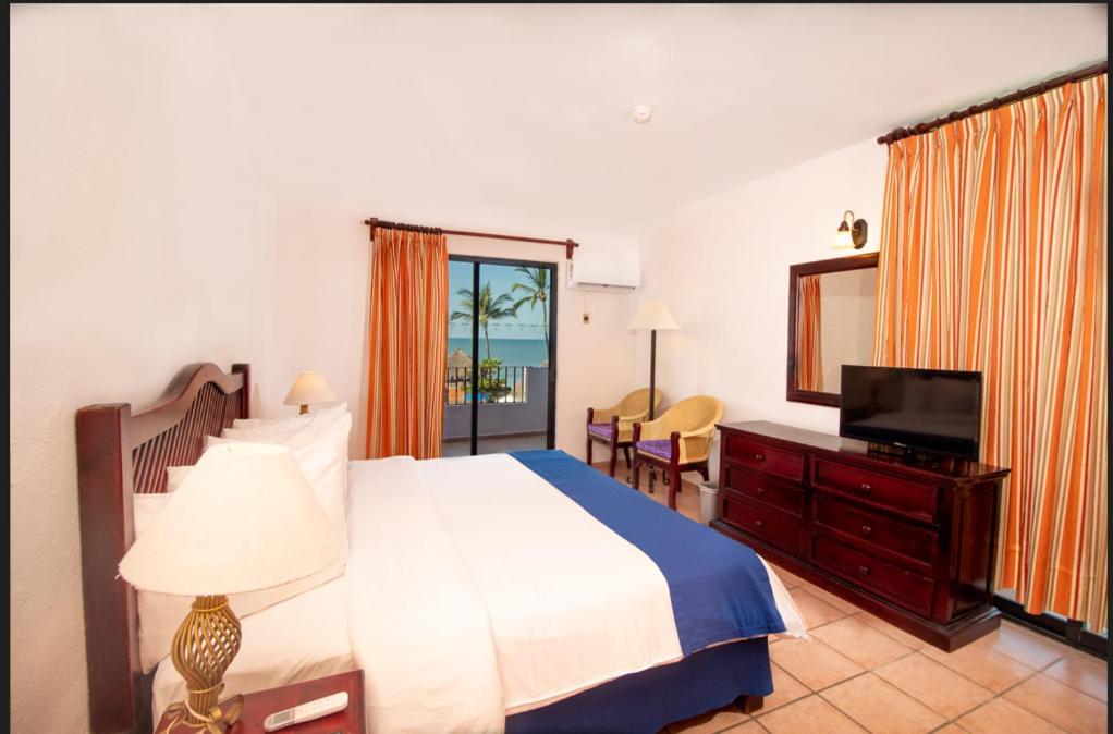 Resort Grand Decameron Complex Bucerias, A Trademark